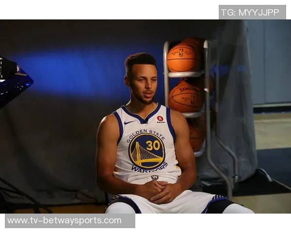 追梦与库里心声交流背后的故事与默契分享 追梦与库里心声交流背后的故事与默契分享