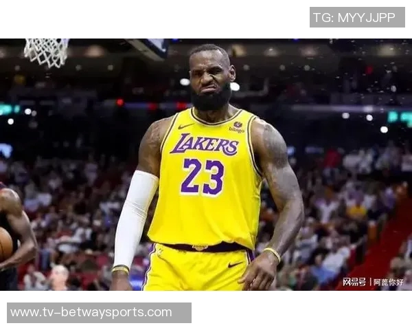 CC单场豪取30分5板10助3断3帽上一位东部球员是09年詹姆斯