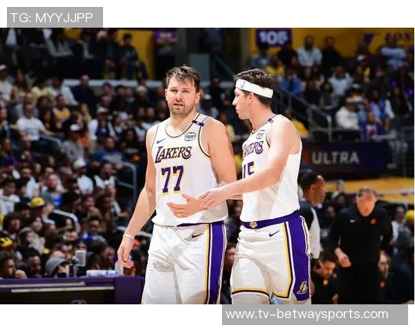 湖人揭幕战首发阵容初步确定东契奇身边的辅佐者成关键因素